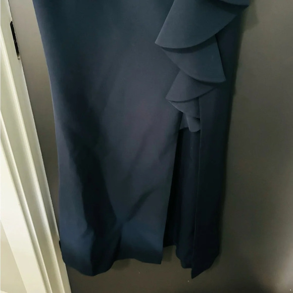 Eliza J Ruffle Front Gown - Picture 7 of 11